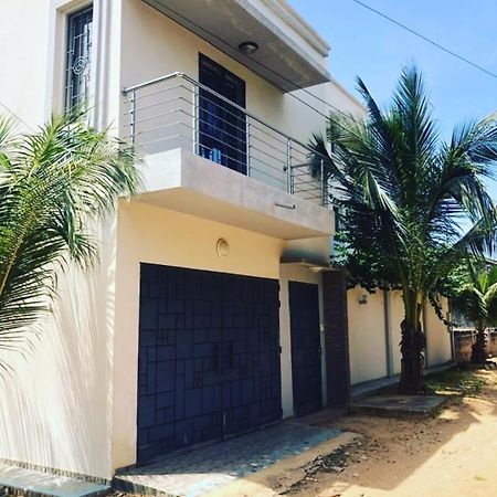 Villa Dialibatou Immo Saly Exterior foto